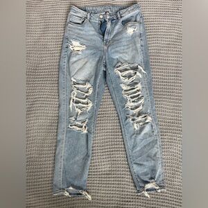 American Eagle Outfitters Light Blue Distressed Curvy Mom Jean